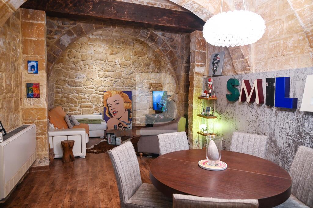 2 bed Houses of Character for rent