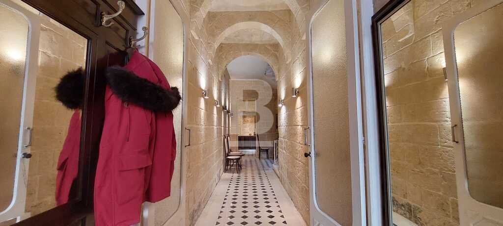 P_307849_CORRIDOR.jpg