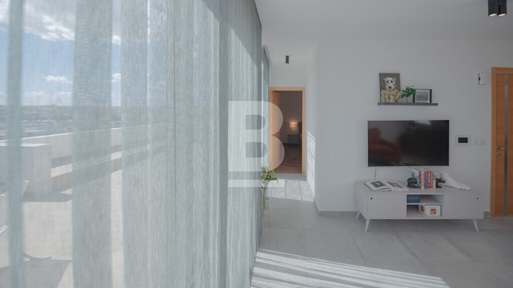 P_500147_6081_View_to_Bedroom.JP