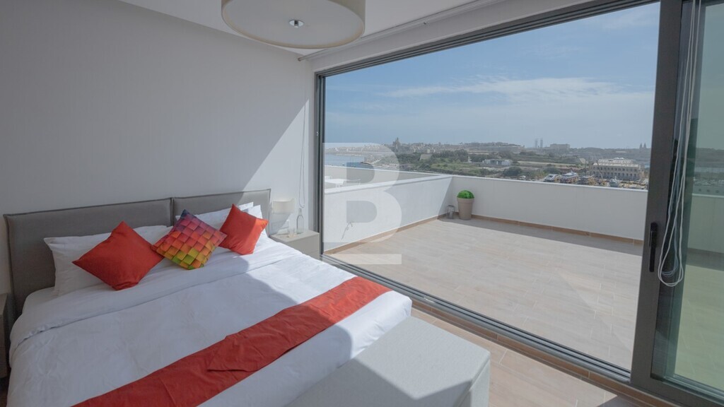 P_500157_7071_-_Front_Bedroom.JP