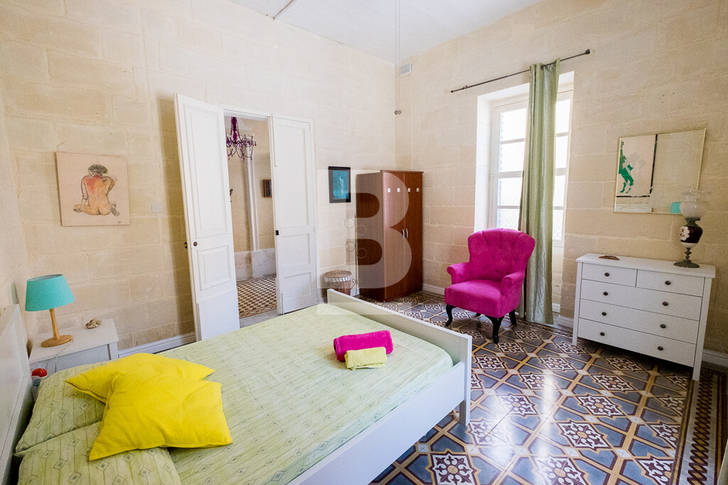 P_024145_downstairs_bed_3_(1).jp