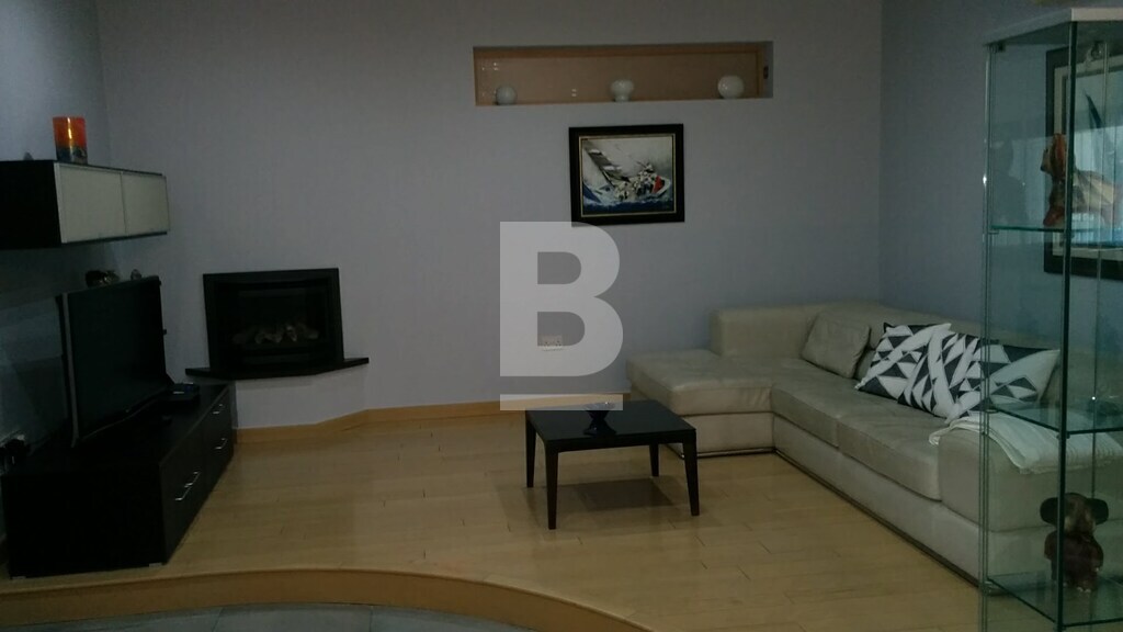 P_700427_Living_area_on_Parquet_