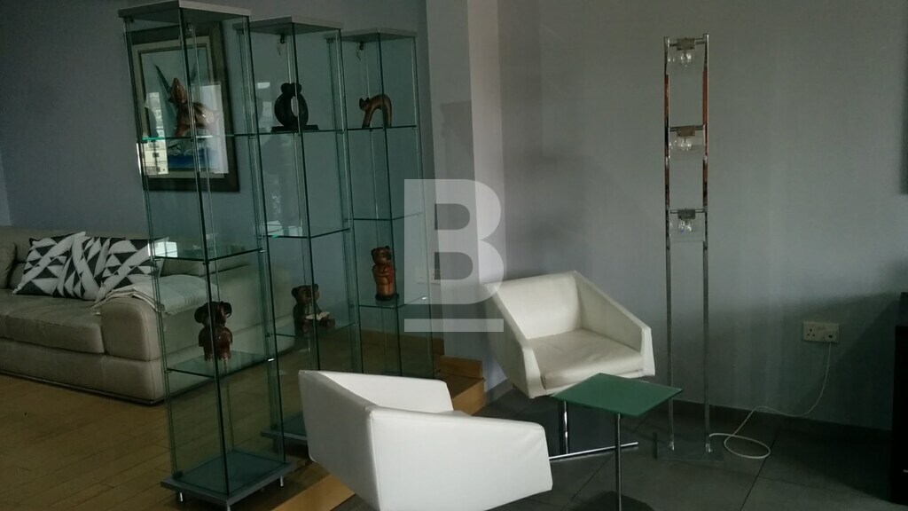 P_700427_Relax_corner_in_Dining_