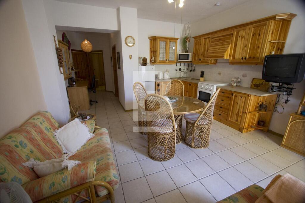 P_701025_Sky_Blue_Kitchen,_Dinin