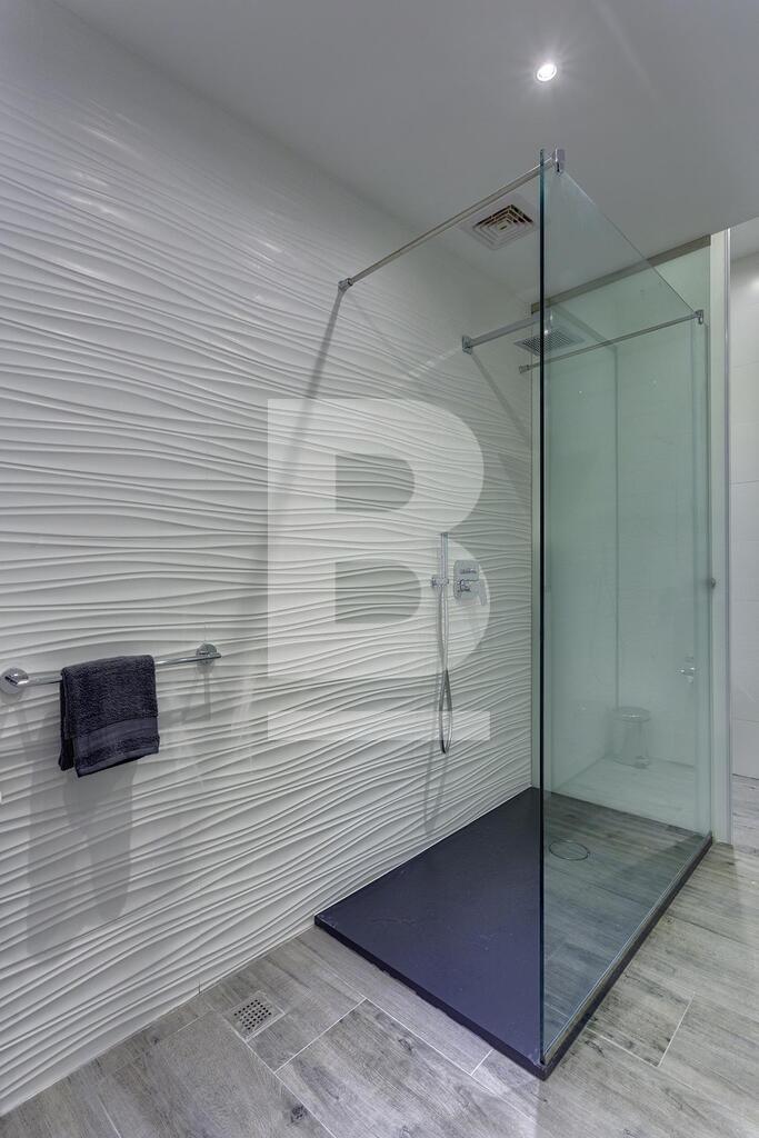 P_701195_Mark_T_-_Tax_Xbiex_002L