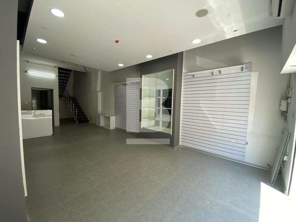 P_701495_Mosta_Shop_03.JPG