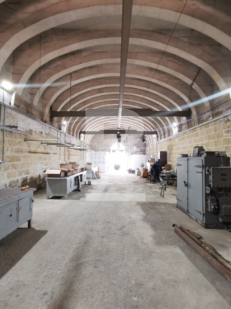 Warehousing for rent - Image 1