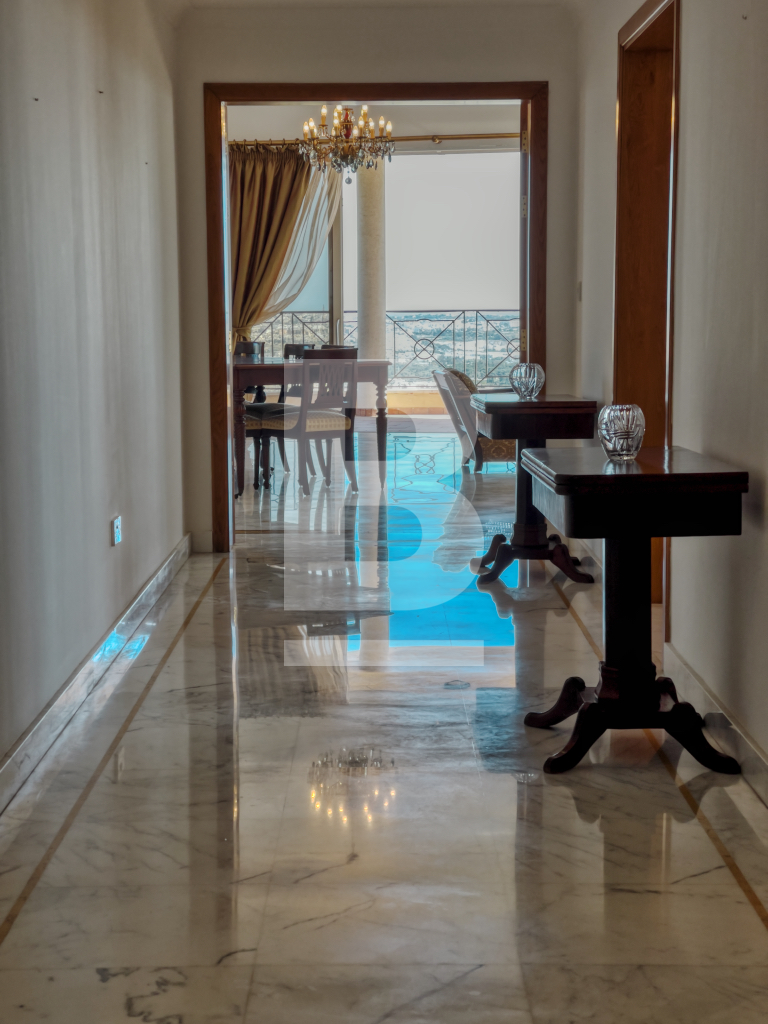 P_701811_CORRIDOR2.JPG