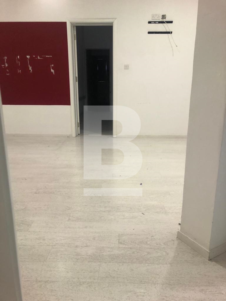 P_701935_CORRIDOR.jpg