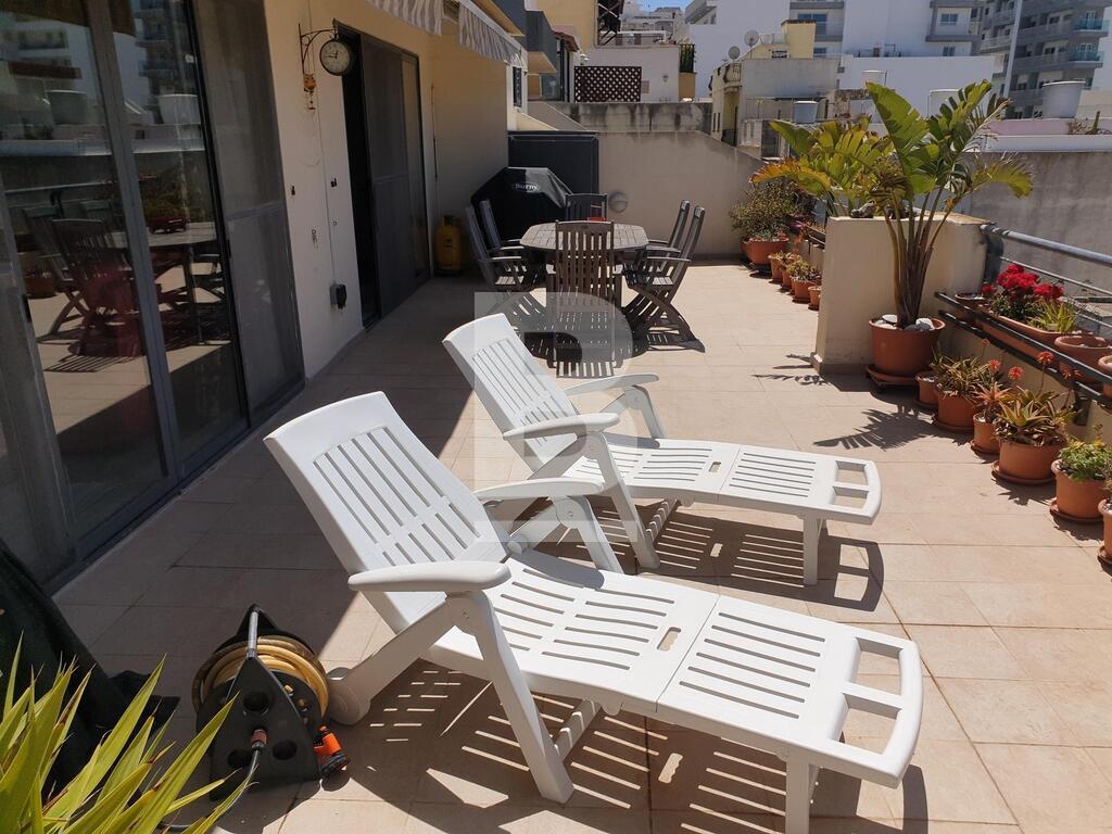 5 bed Penthouse for rent - Image 1