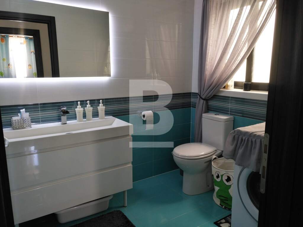 P_800465_2nd_storey_bathroom_pic