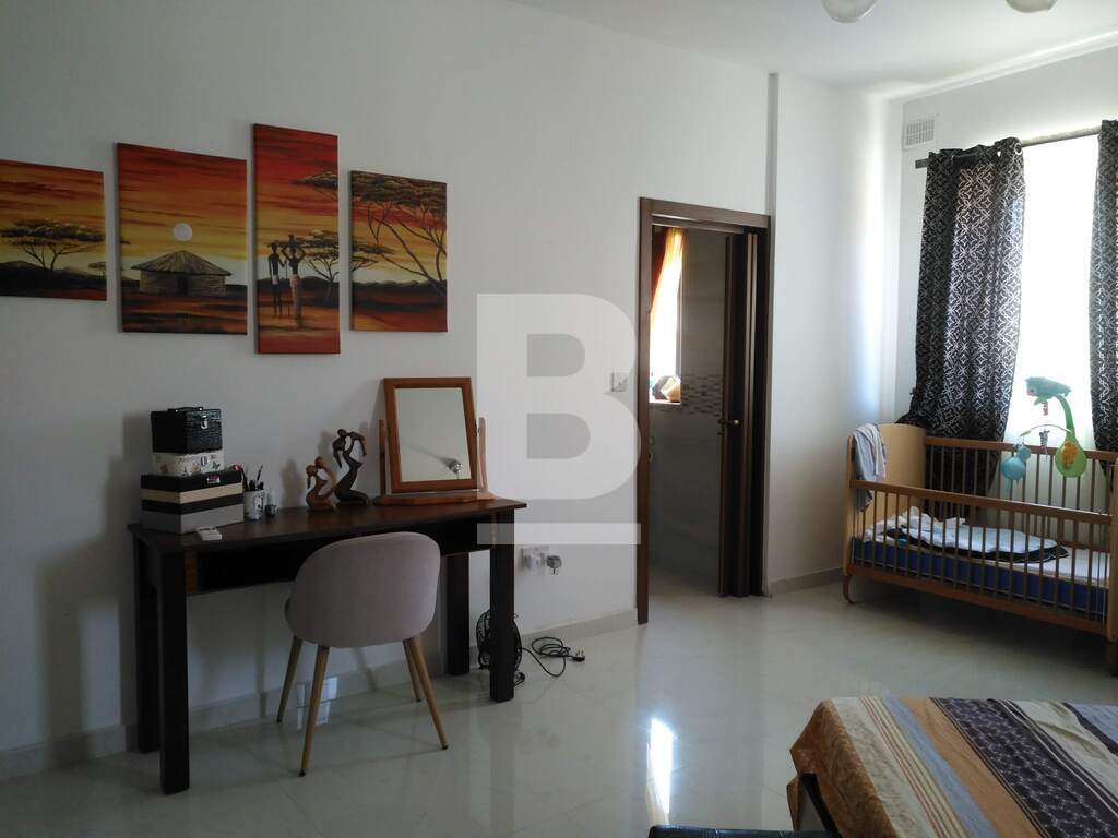 P_800465_2nd_storey_main_bedroom