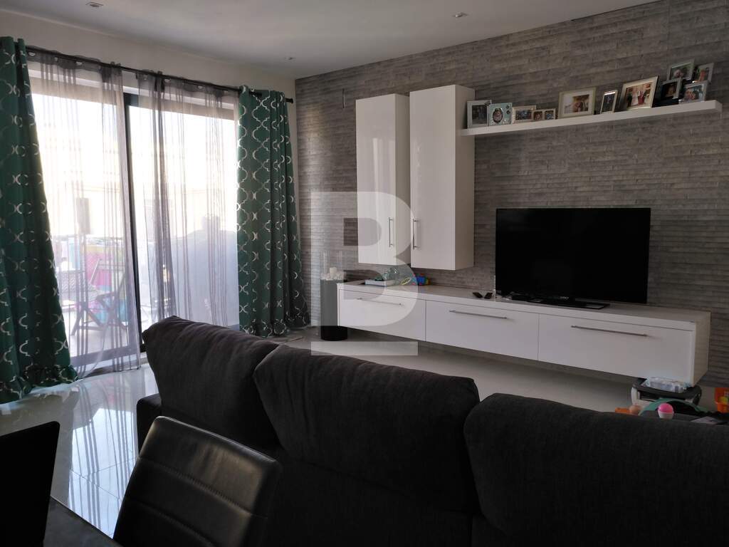 P_800465_2nd_storey_open_plan_li