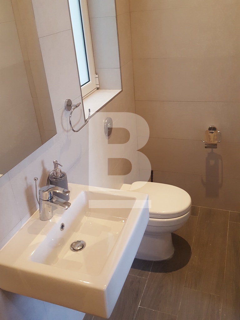 P_801055_20200904_165624_resized