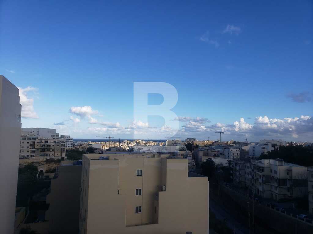 P_801413_Distant_Sea_View_Back_T