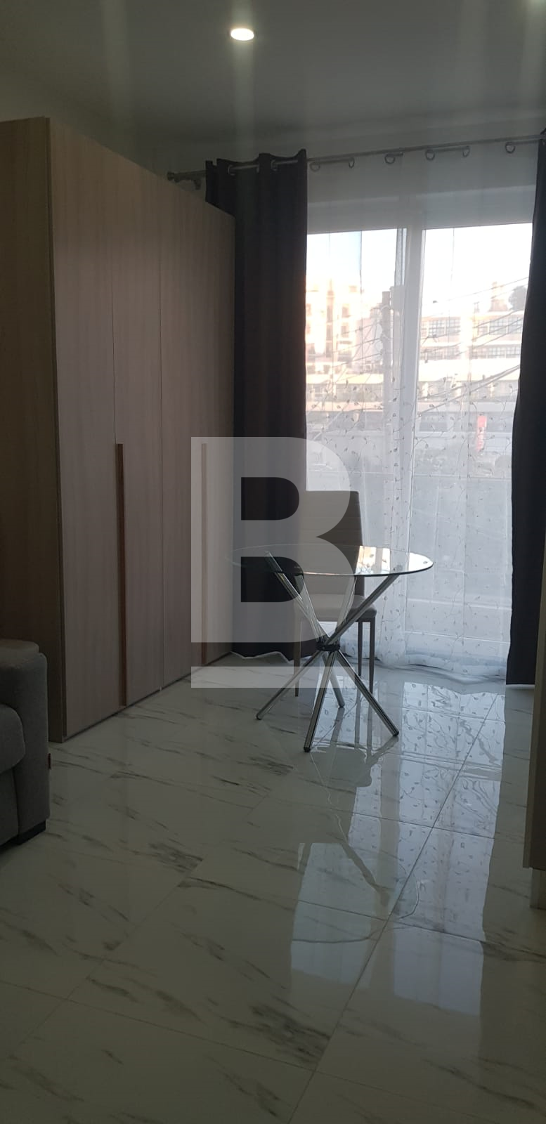 1 bed Apartment for rent - Image 1