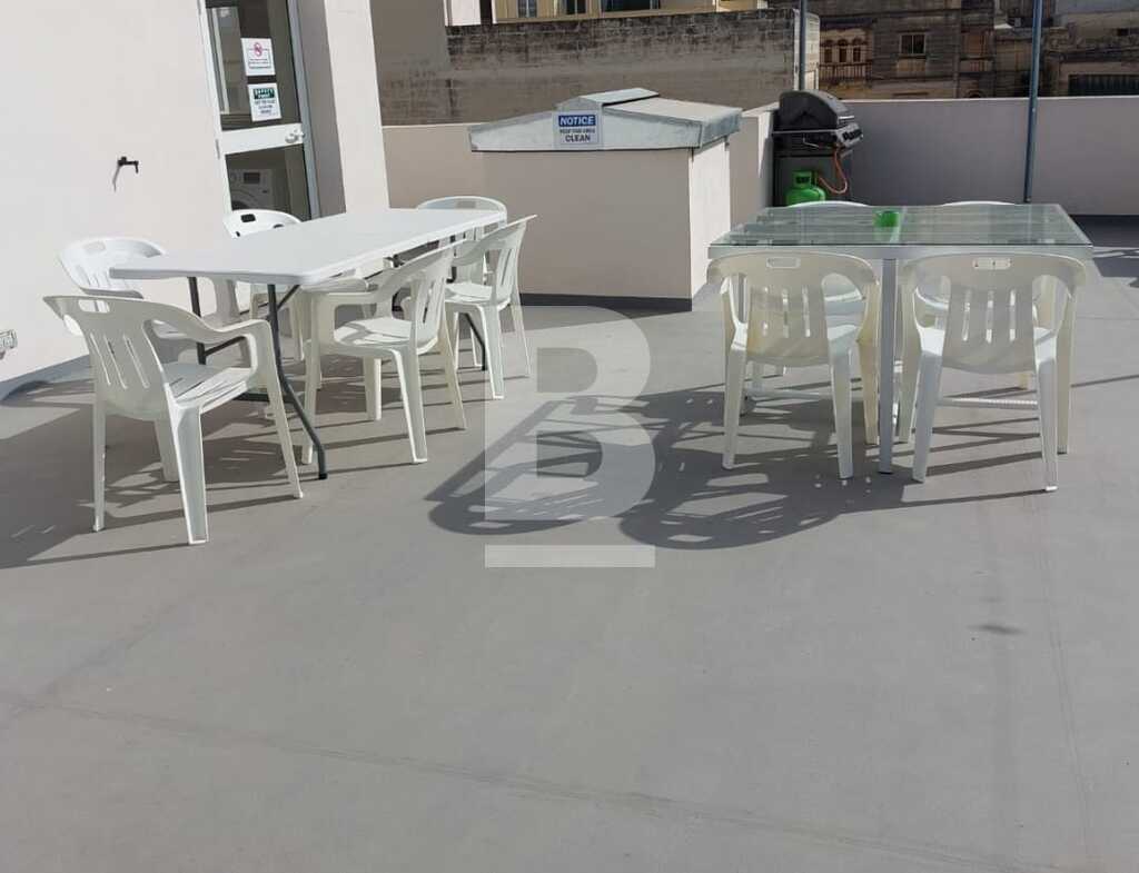 10 bed Accommodation for rent - Image 1