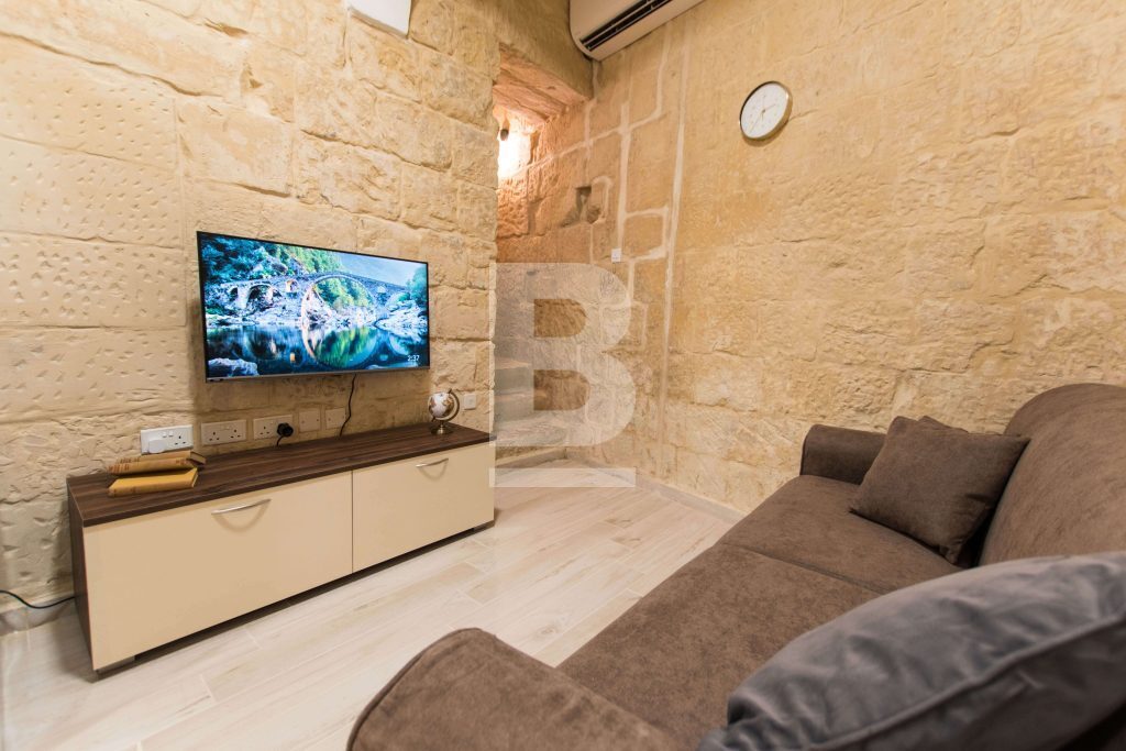 3 bed Houses of Character for rent - Image 1