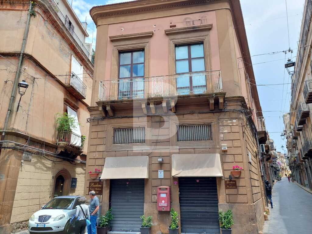 Independent Outlet for Sale