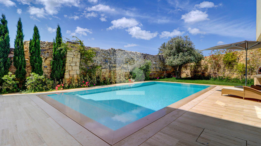 5 bed Villa for rent - Image 1