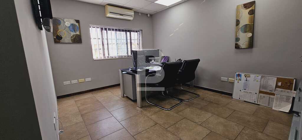 Office for rent - Image 1
