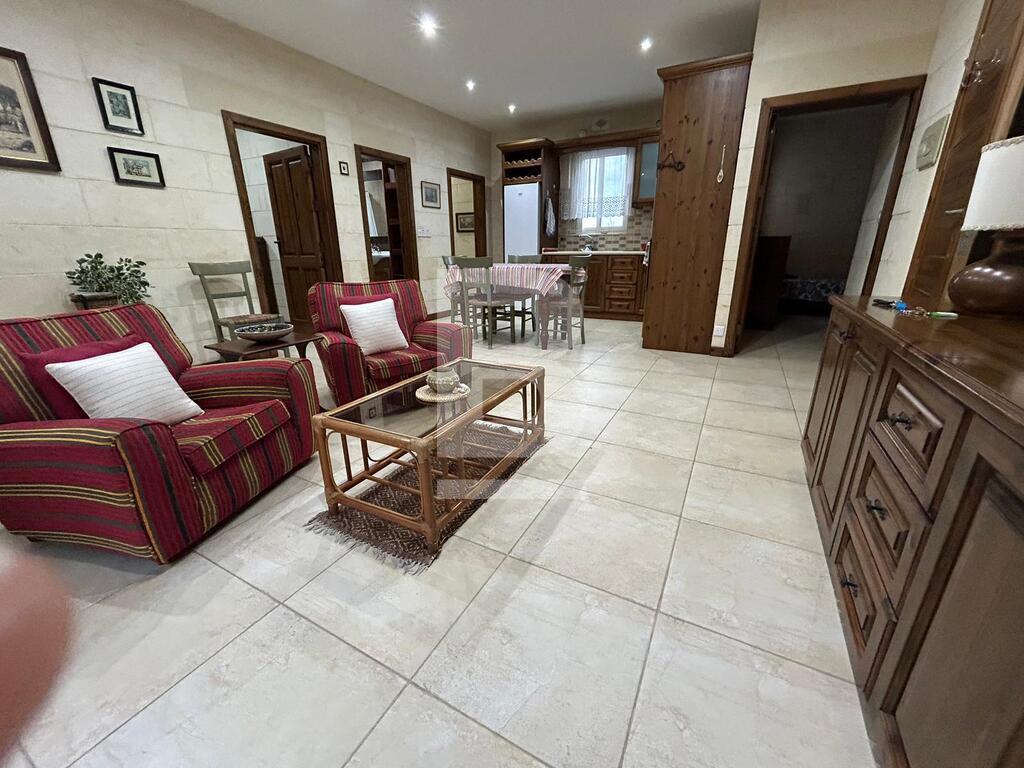 3 bed Apartment for rent - Image 1