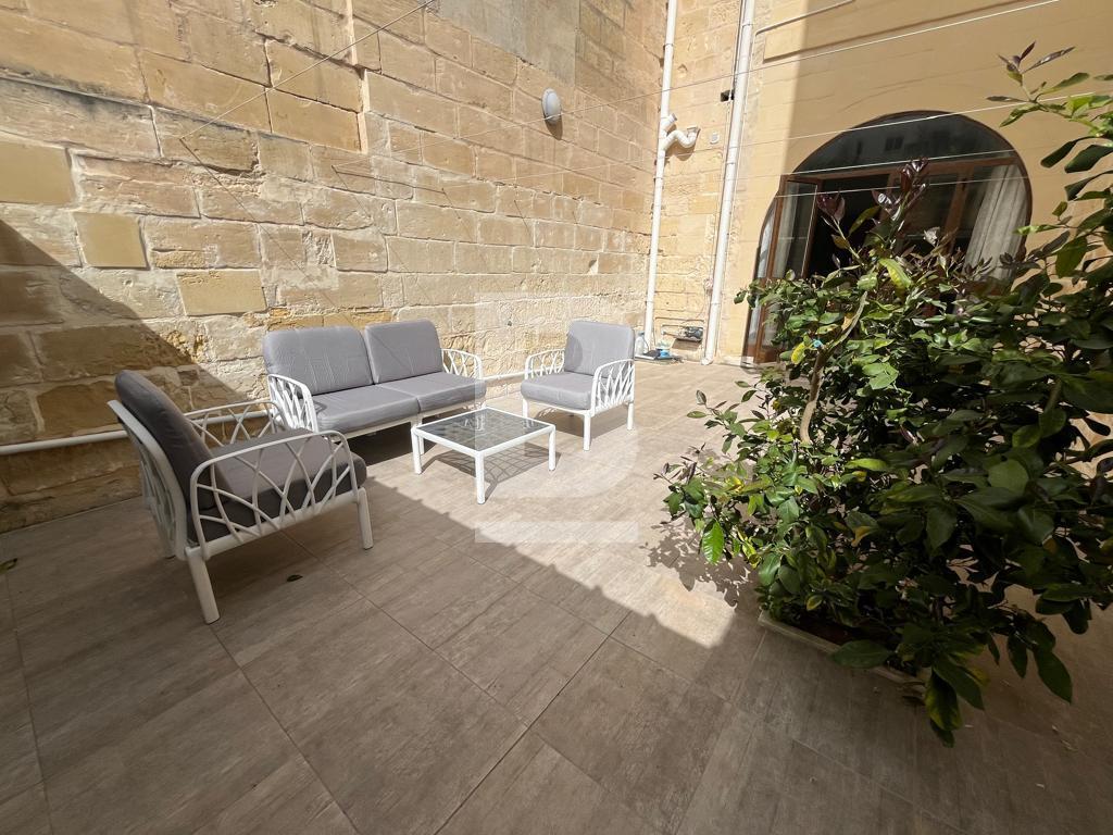 3 bed Houses of Character for rent - Image 1