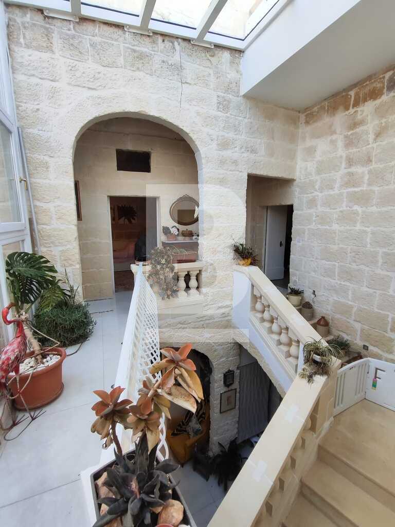 3 bed Houses of Character for Sale - Image 1