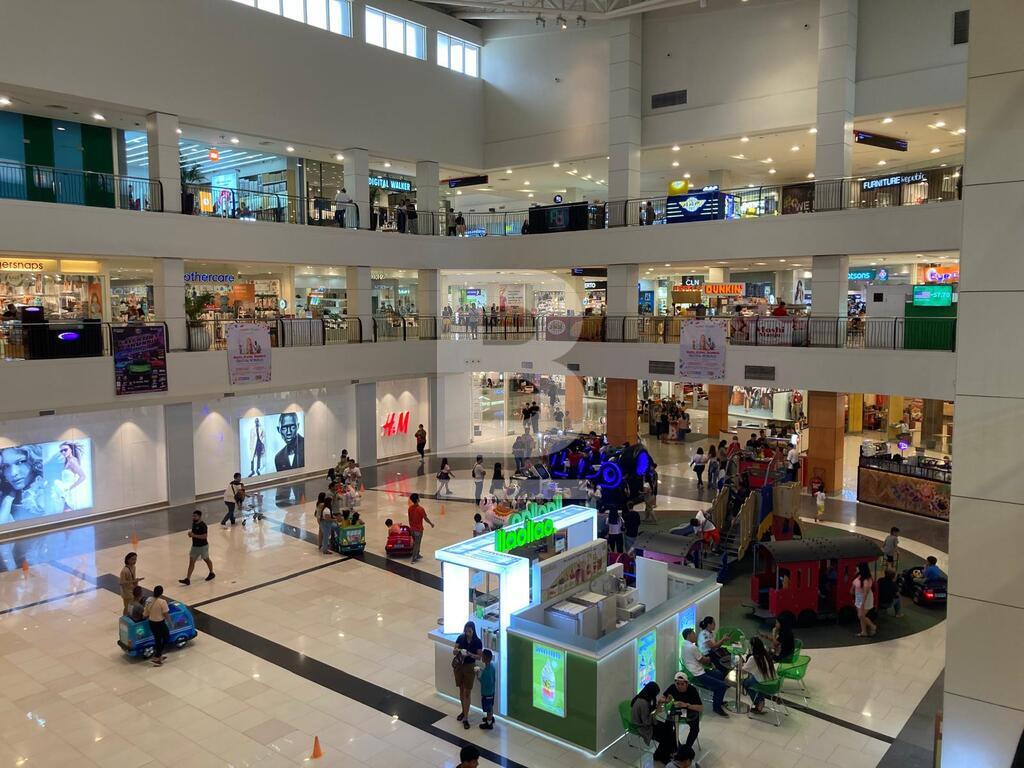 Shopping Mall for rent - Image 1