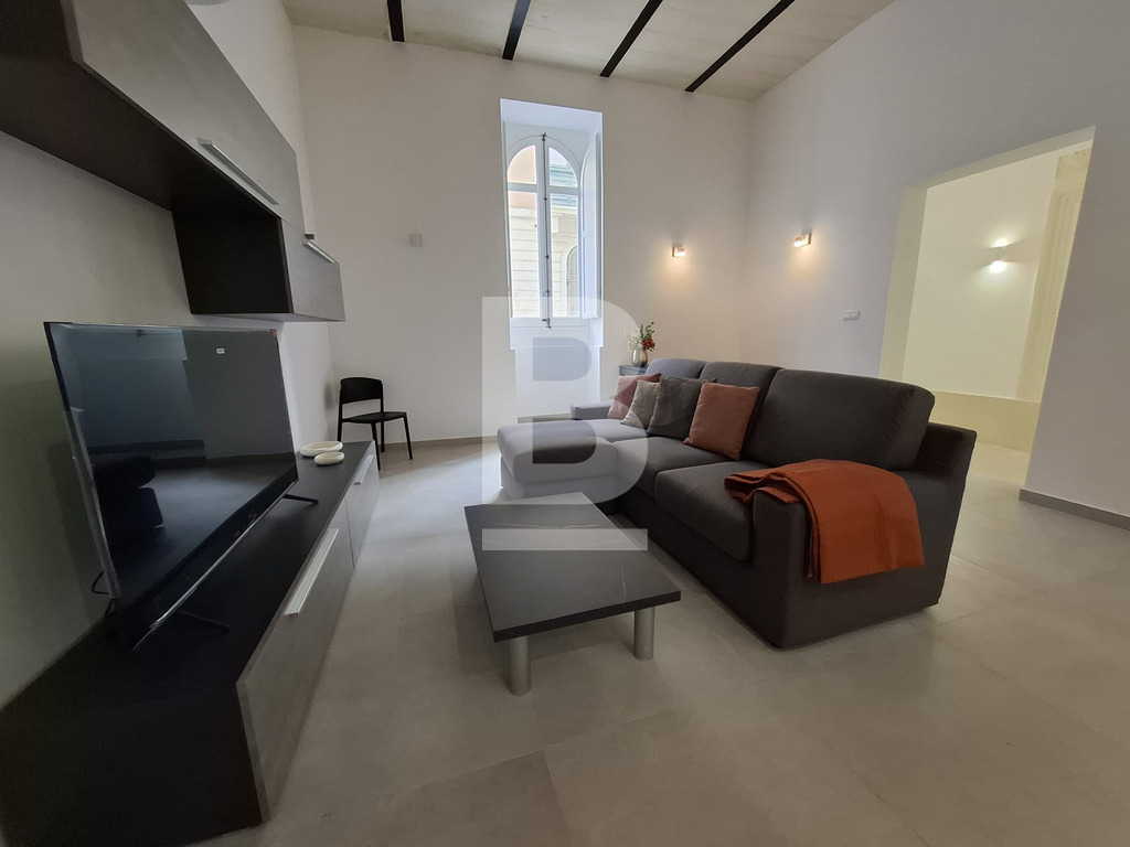 3 bed Maisonette for rent - Image 1