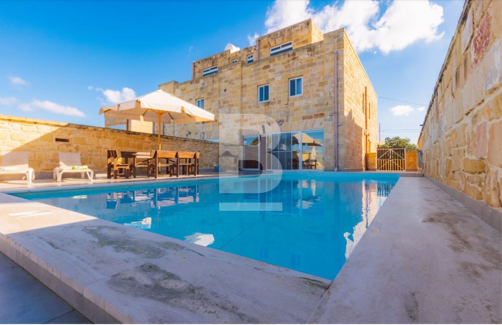 5 bed Villa for rent - Image 1