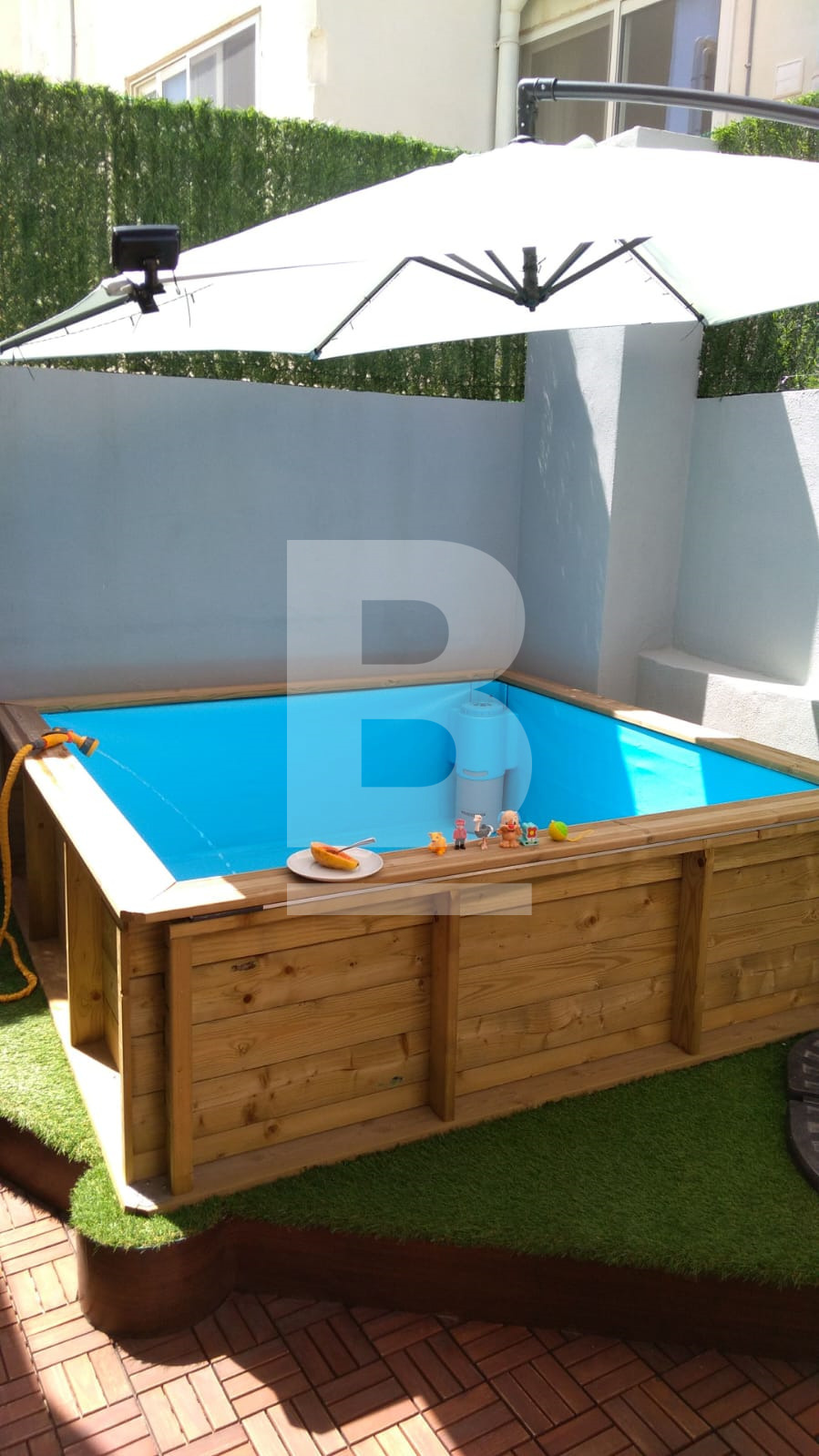 3 bed Apartment for Sale - Image 1