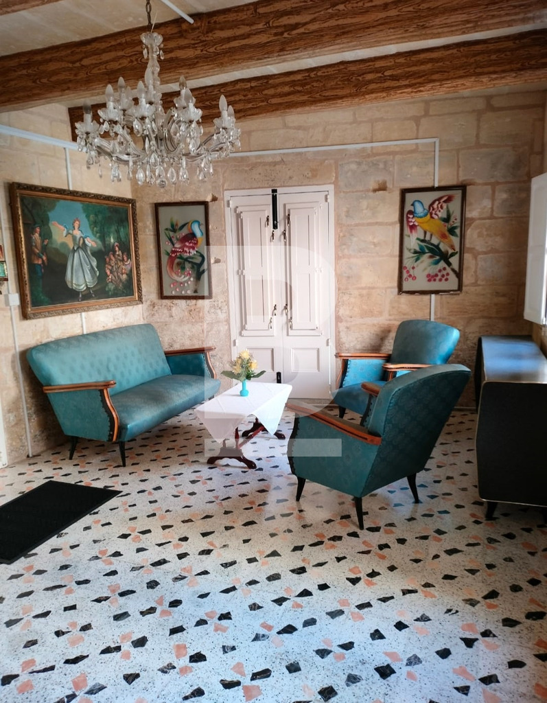 2 bed Houses of Character for rent