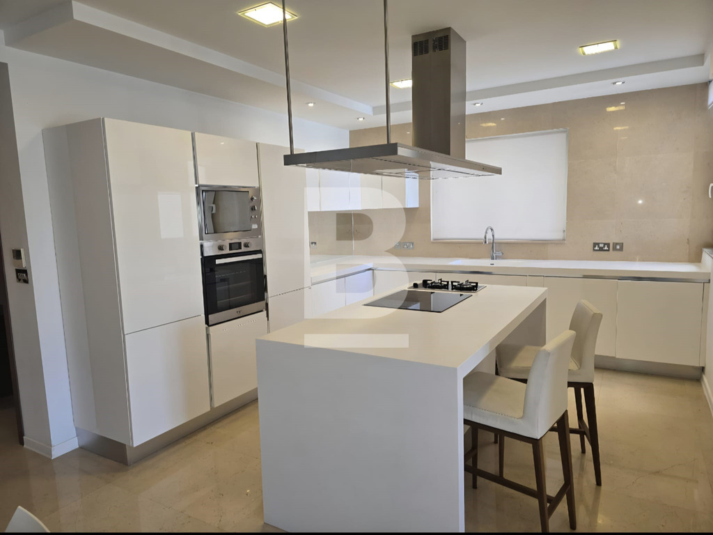 4 bed Apartment for rent - Image 1