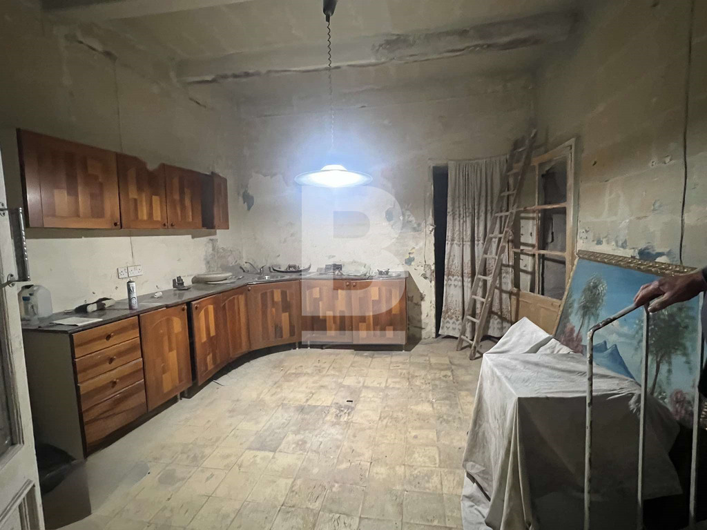 2 bed Maisonette for Sale - Image 1