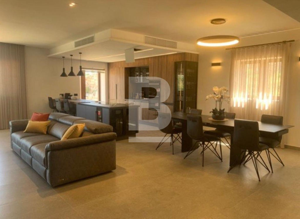 4 bed Houses of Character for rent