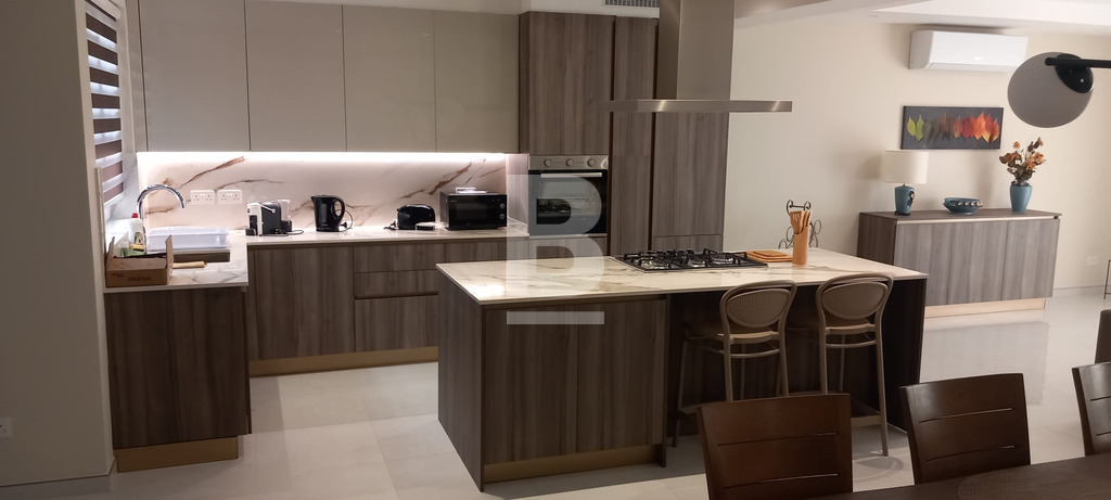 3 bed Penthouse for rent - Image 1