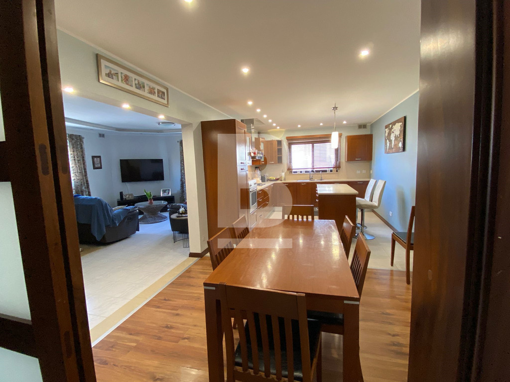 3 bed Maisonette for rent - Image 1