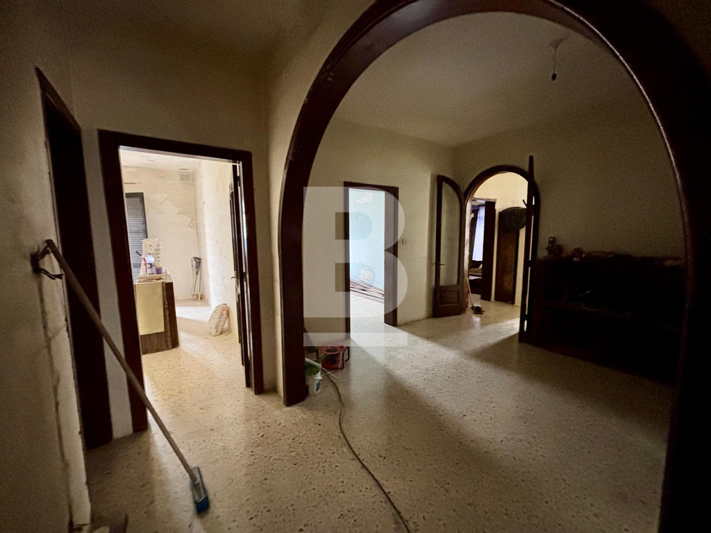 6 bed Villa for Sale - Image 1