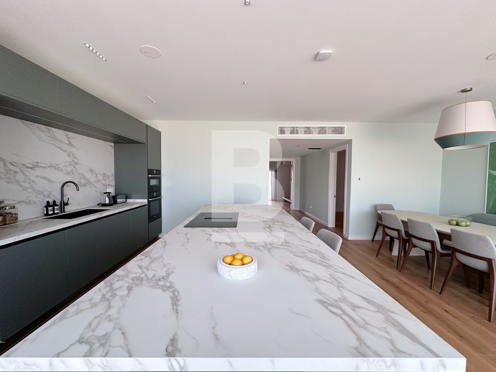 4 bed Penthouse for rent